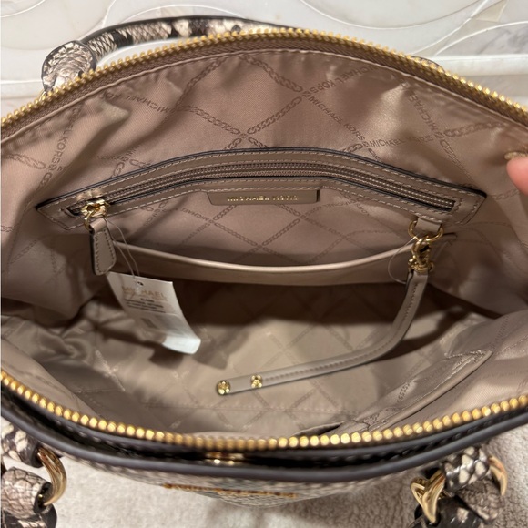 NWT Michael Kors Elegant Snake Print Handbag - Picture 5 of 7